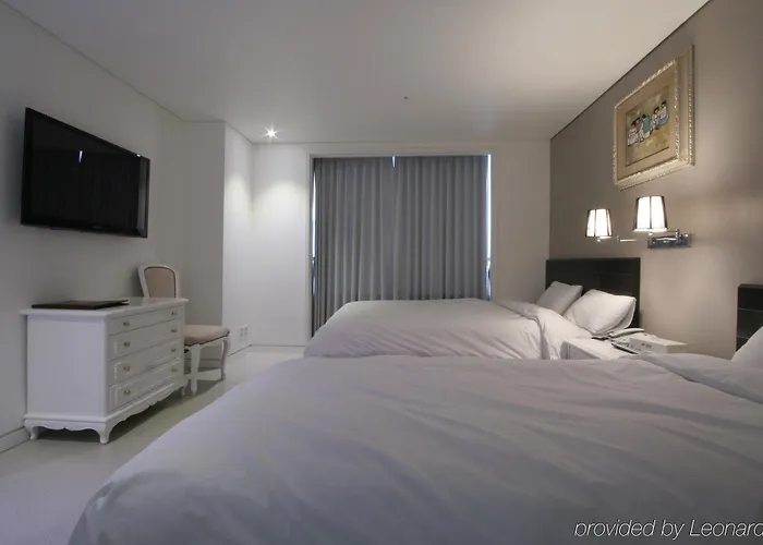Dong Hotel 3*